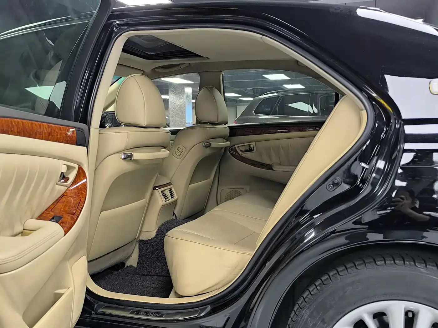 Toyota Crown 2009 2.5L Royal Special Enhanced Edition фото 11