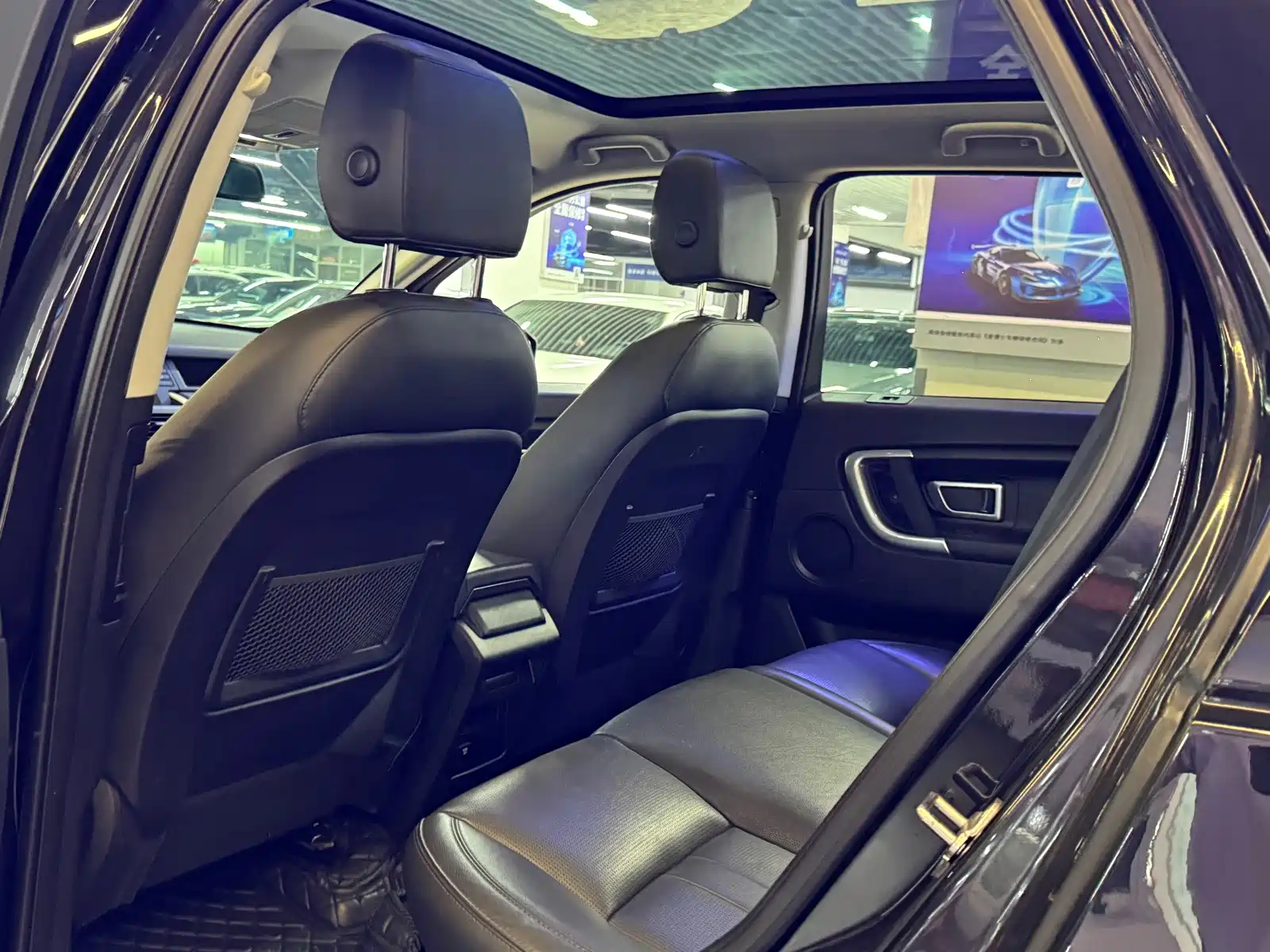 Фото 15 - Land Rover Discovery Sport