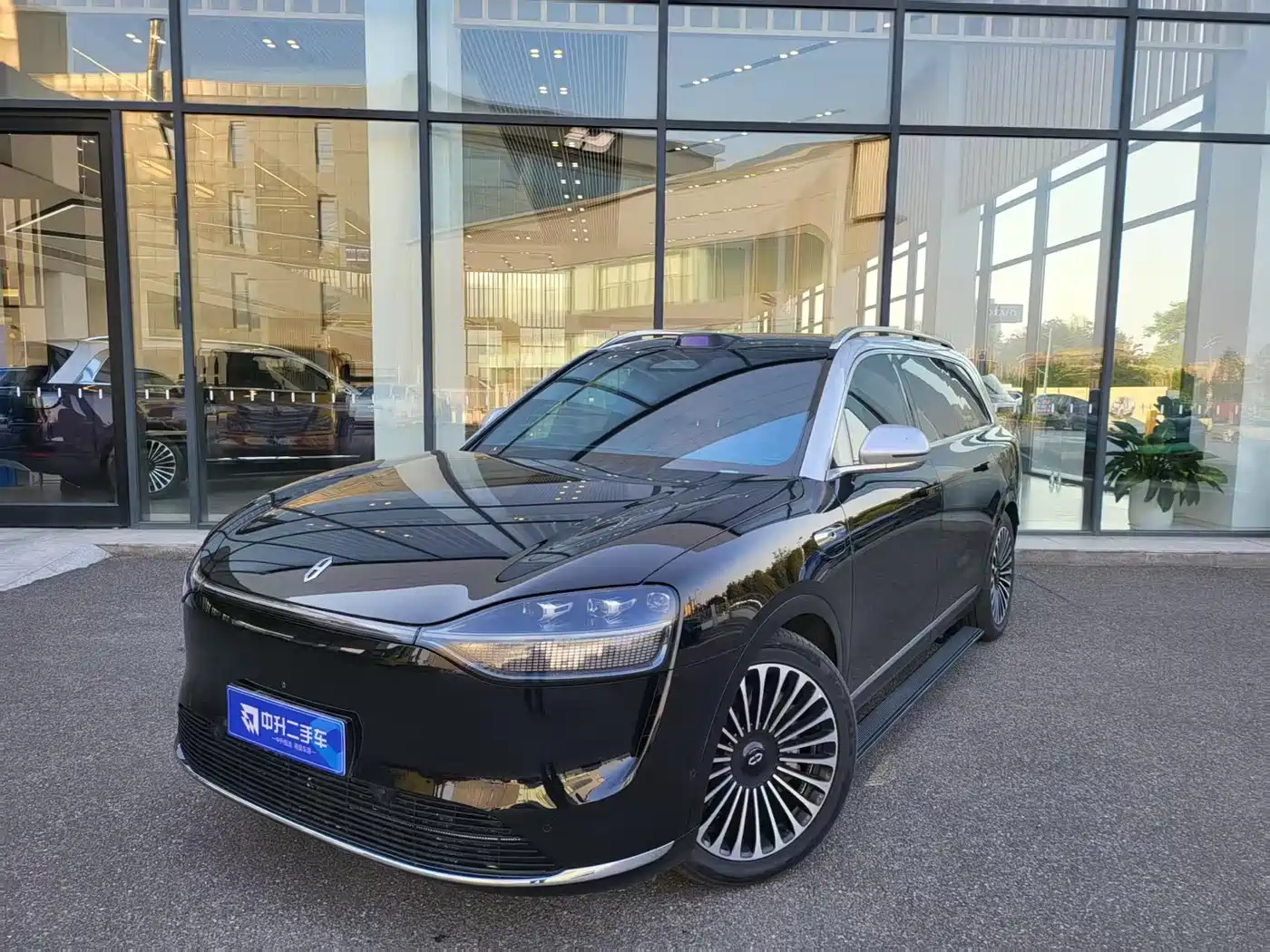 AITO Wenjie AITO M9 2024 Extended Range Ultra 42kWh 6-Seater