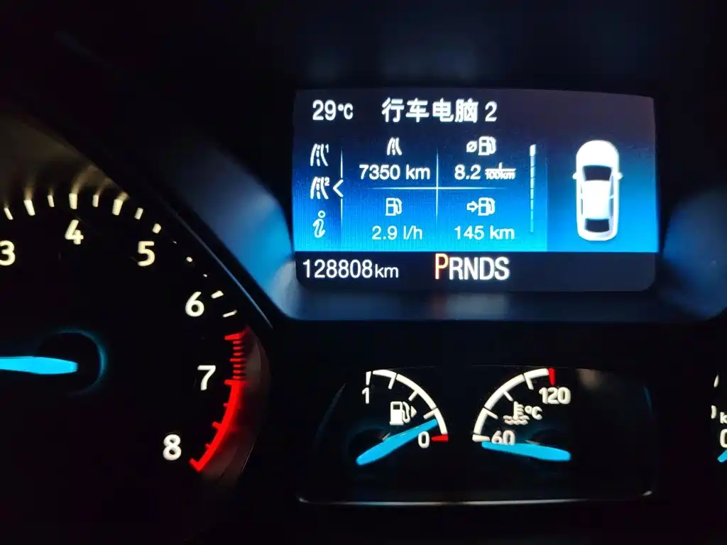 Фото 8 - Ford Focus