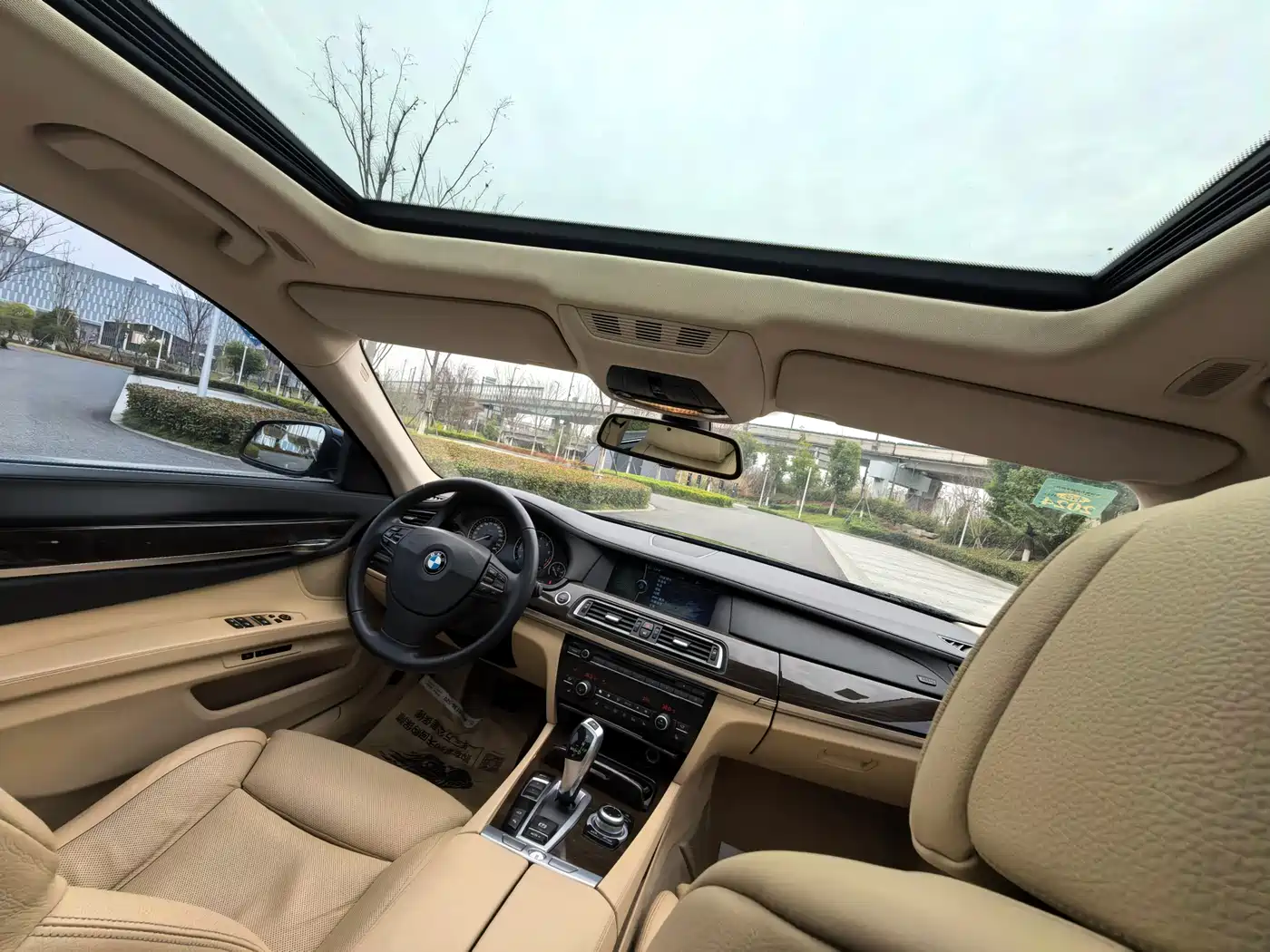 BMW 7 Series 2009 740Li Premium фото 11