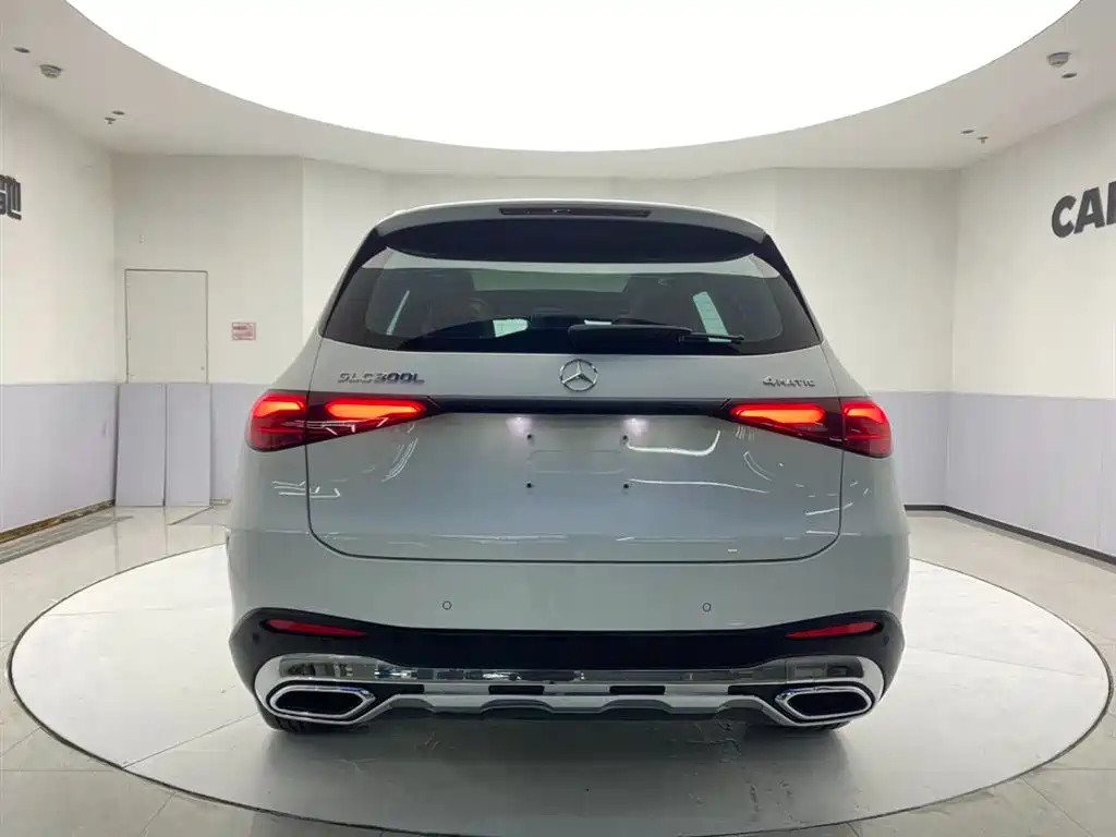 Mercedes-Benz GLC 2023 GLC 300 L 4MATIC Sport 5-Seater фото 6