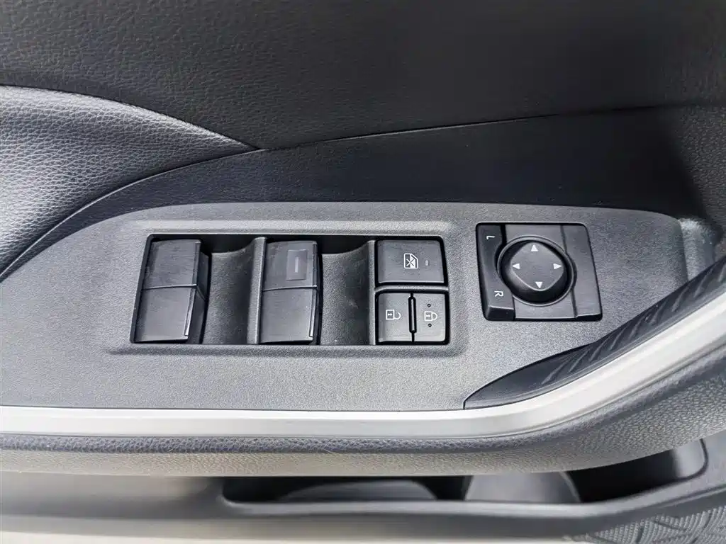 Toyota Wildlander 2020 2.0L CVT 2WD Luxury Edition фото 9