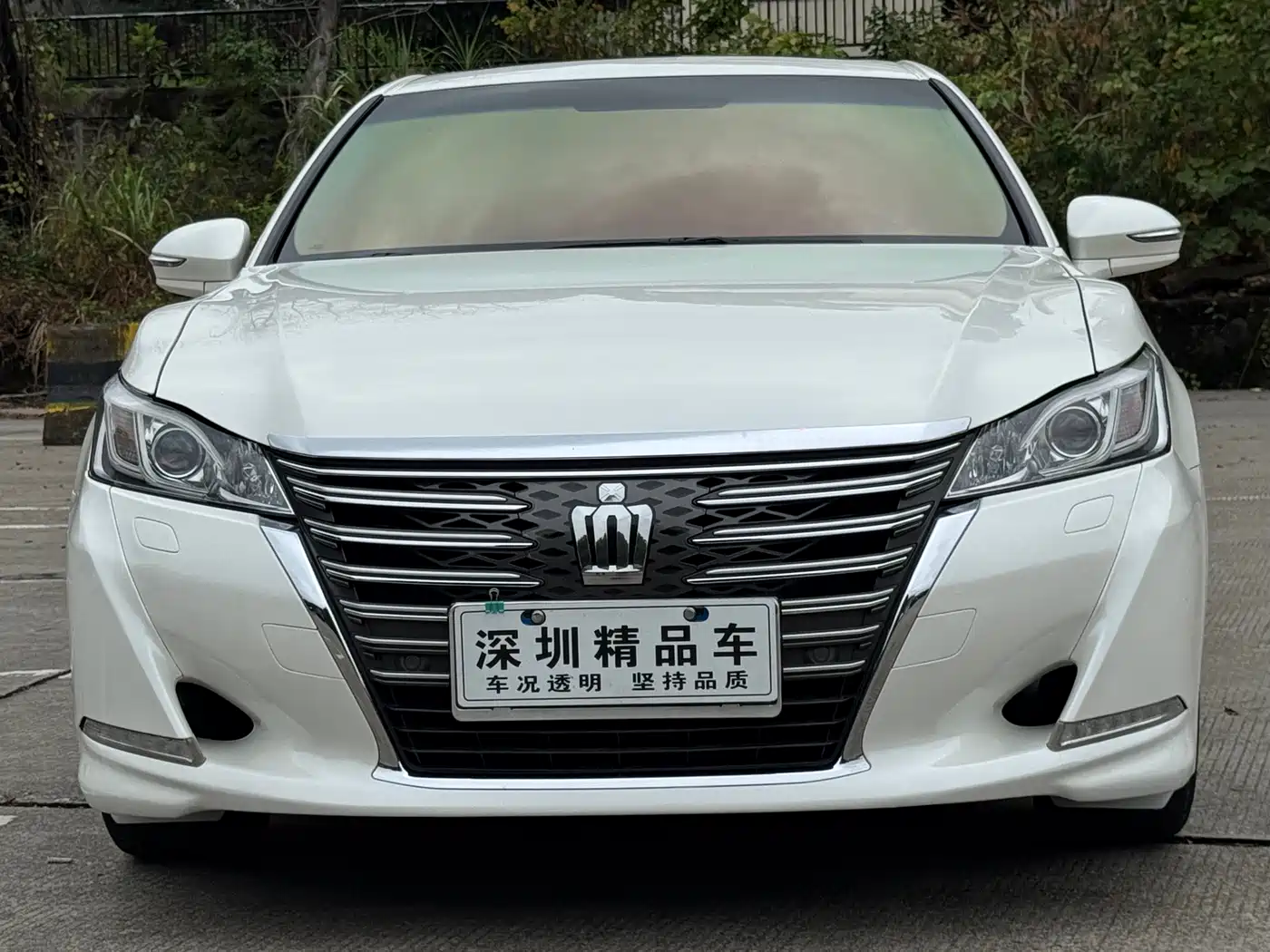 Toyota Crown 2015 2.5L Fashion Limited Edition фото 2