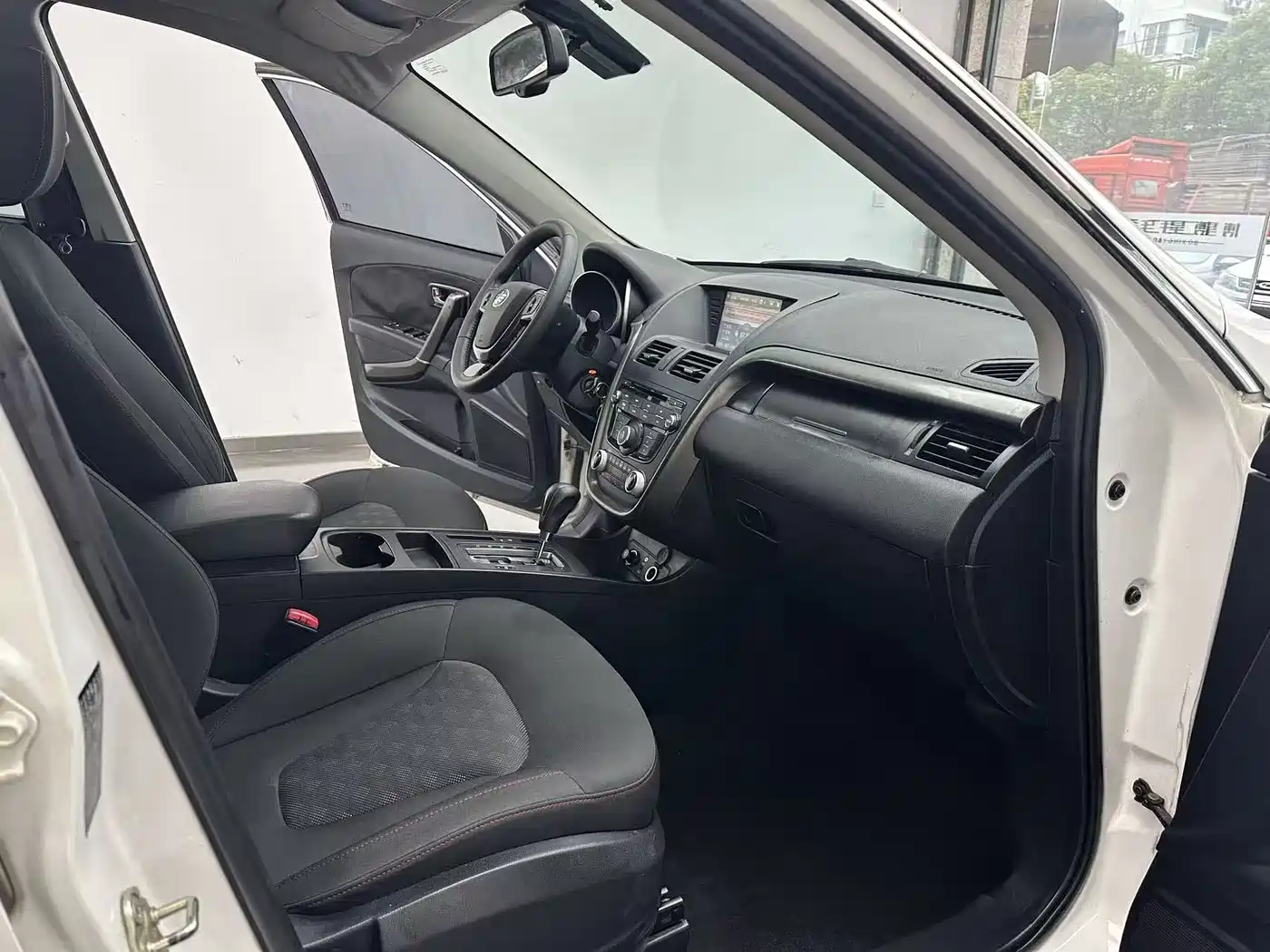 Besturn X80 2015 2015 2.0L Automatic Comfort