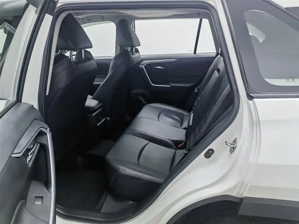 Toyota Wildlander 2020 2.0L CVT 2WD Luxury Edition фото 15