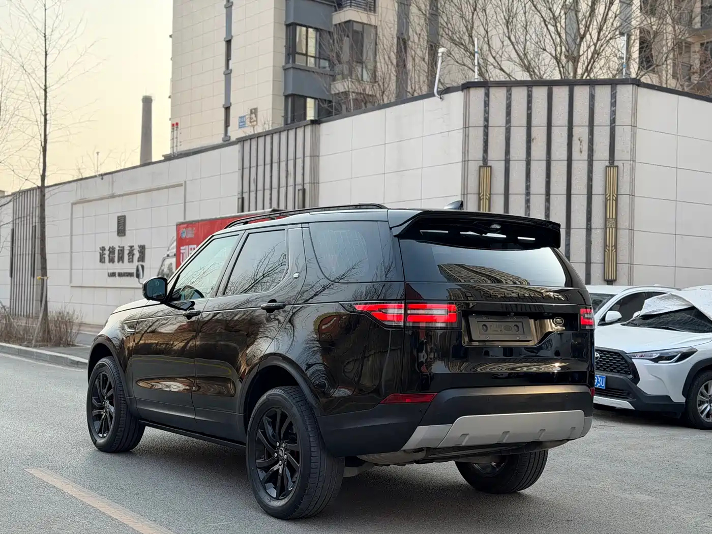 Land Rover Discovery 2017 3.0 SC V6 HSE фото 6