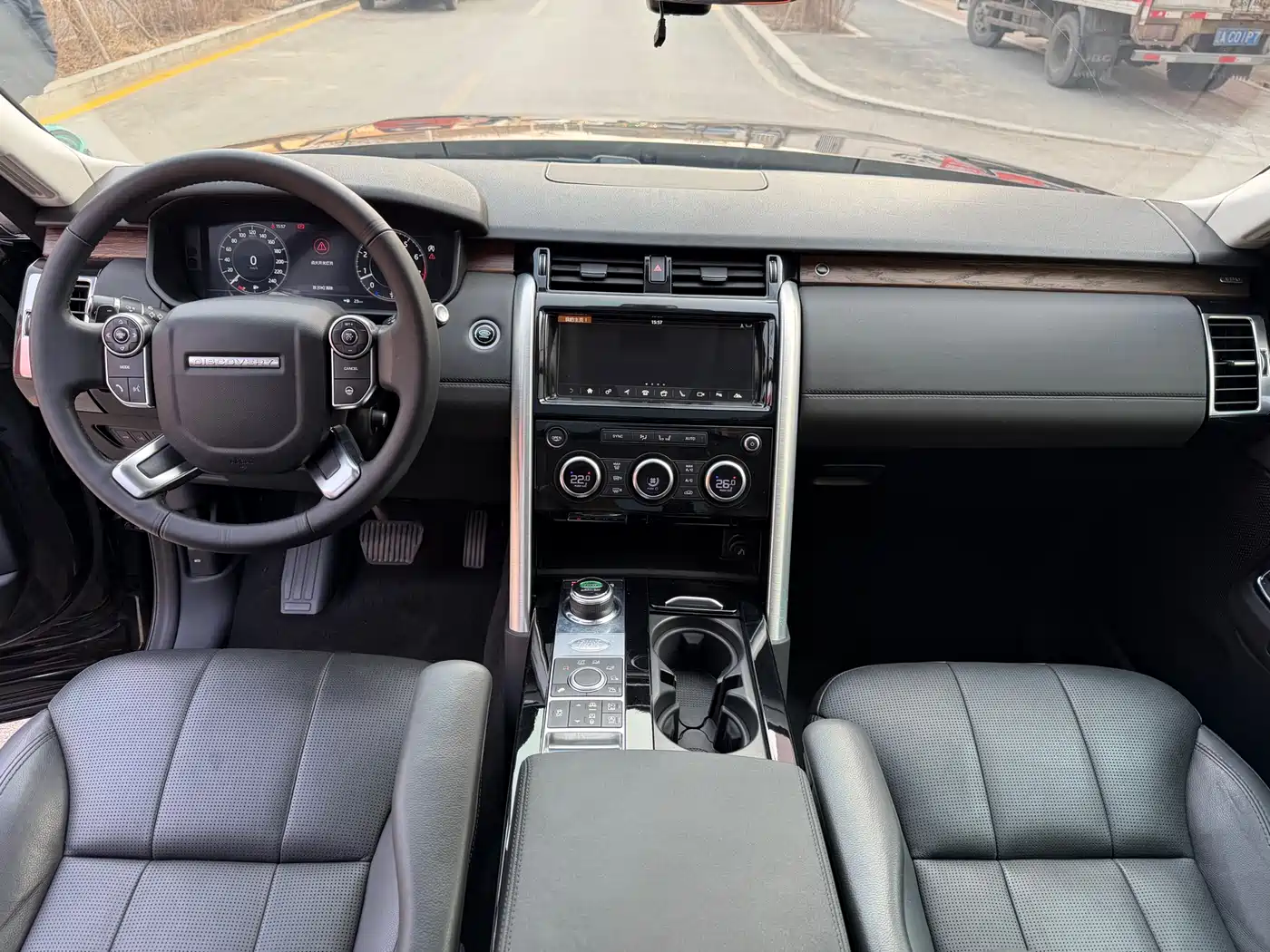 Land Rover Discovery 2017 3.0 SC V6 HSE фото 7