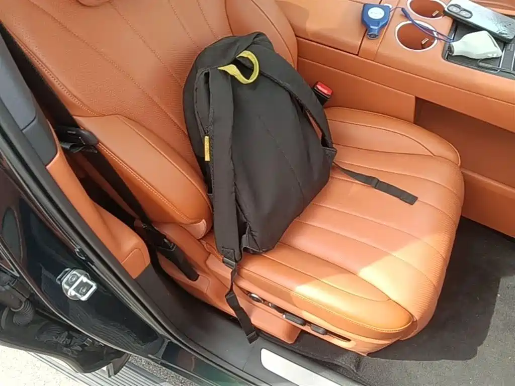 AITO Wenjie AITO M8 2025 Range Extender Max+ Edition 53.4kWh 5-seater фото 25