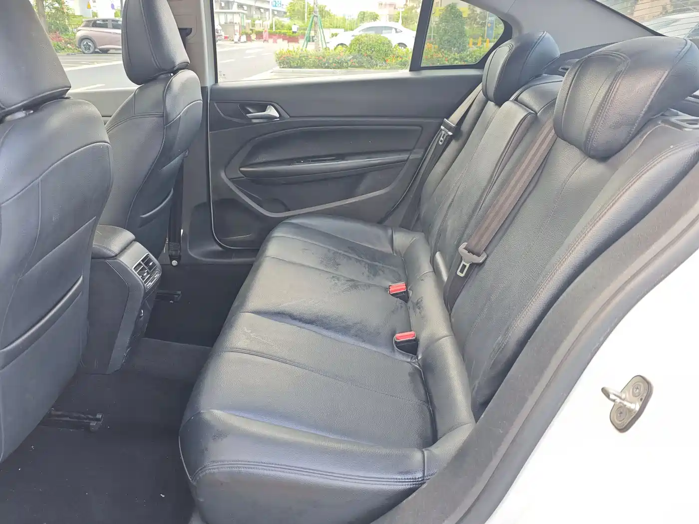 Peugeot 408 2016 1.6T Automatic Luxury Edition фото 13