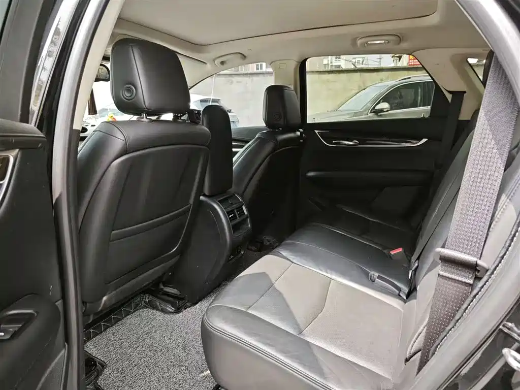 Cadillac XT5 2017 2017 Anniversary Edition 28T 4WD Luxury
