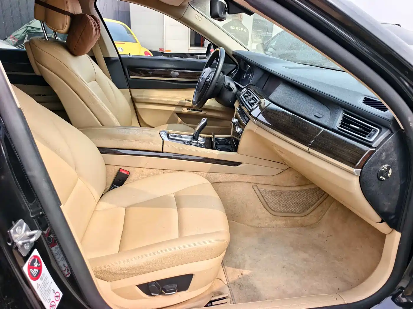 BMW 7 Series 2009 730Li Leading фото 17
