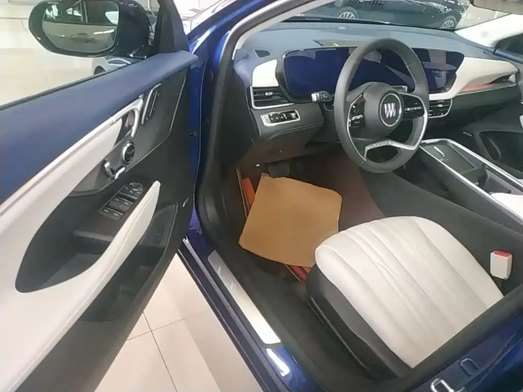 Buick LaCrosse 2025 2025 Platinum Avenir Edition