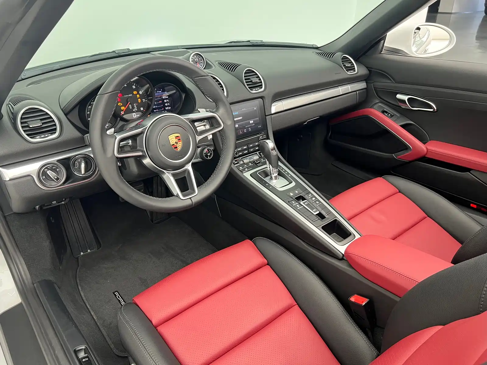 Photo 12 - Porsche 718