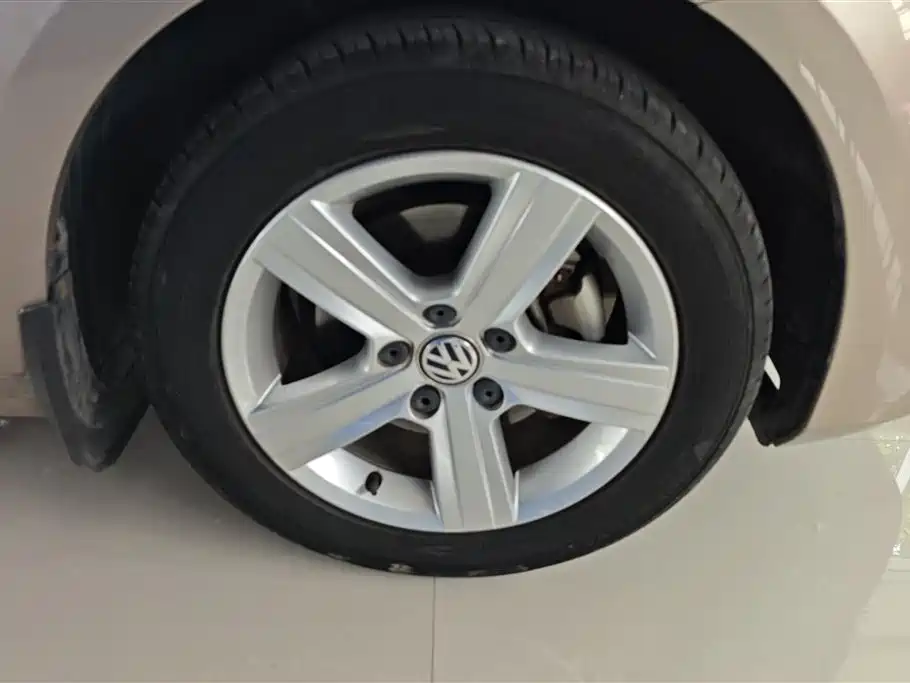 Volkswagen Golf 2016 1.6L Automatic Comfort фото 6