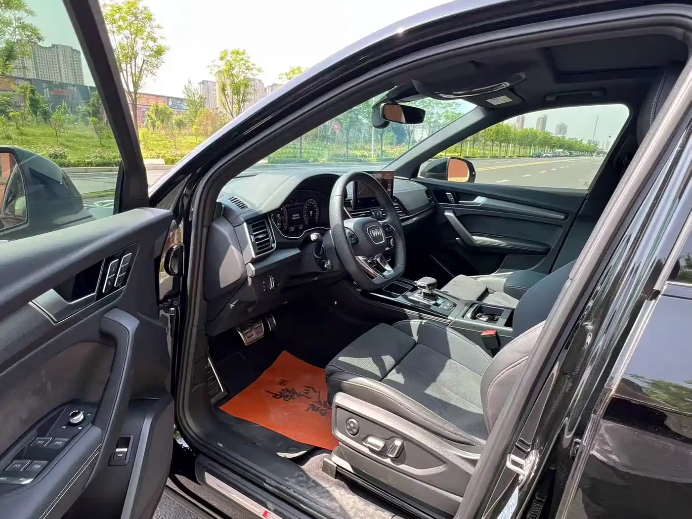 AUDI Q5L SPORTBACK