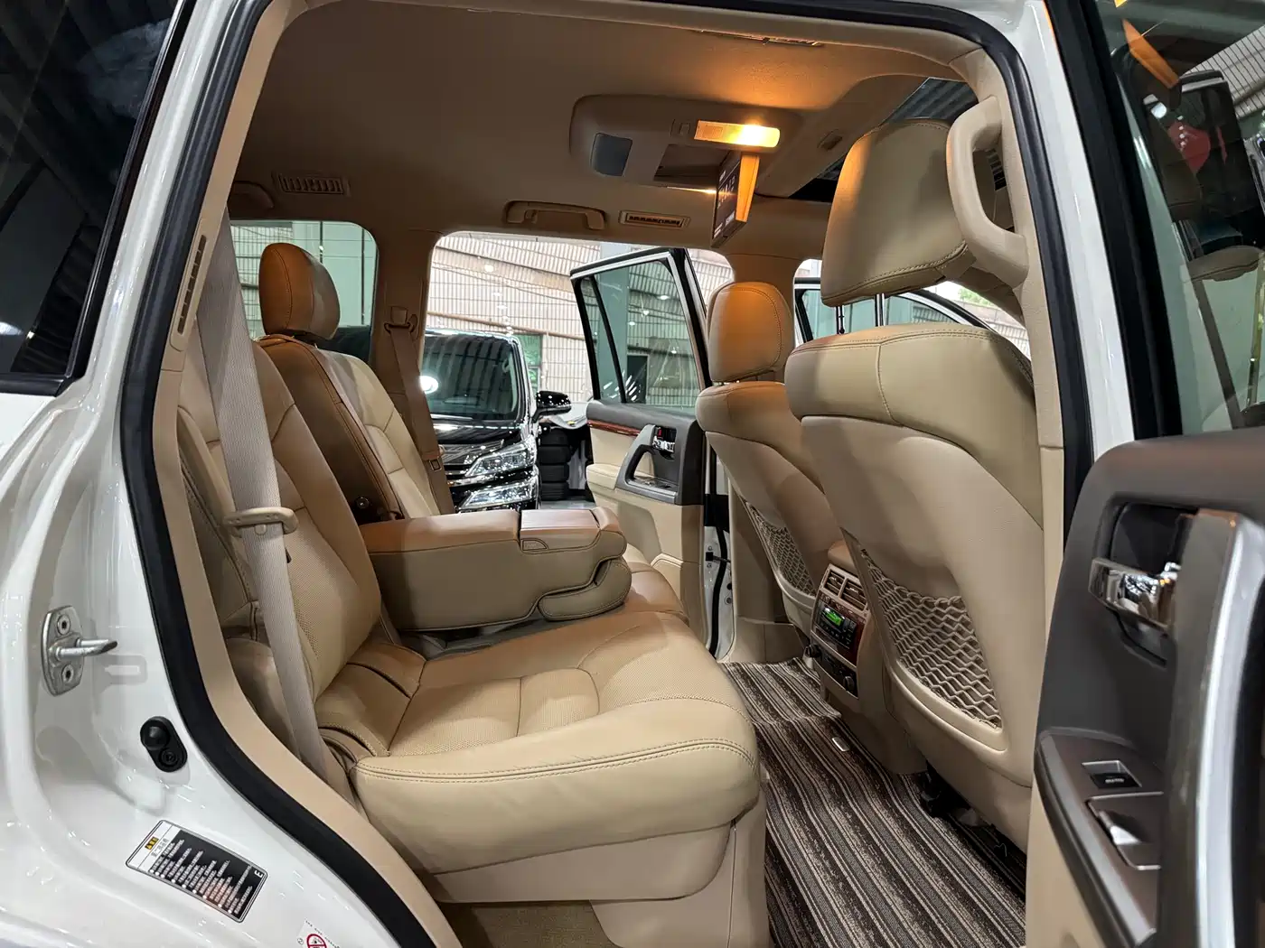 Toyota Land Cruiser 2012 4.6L Automatic VX-R фото 5