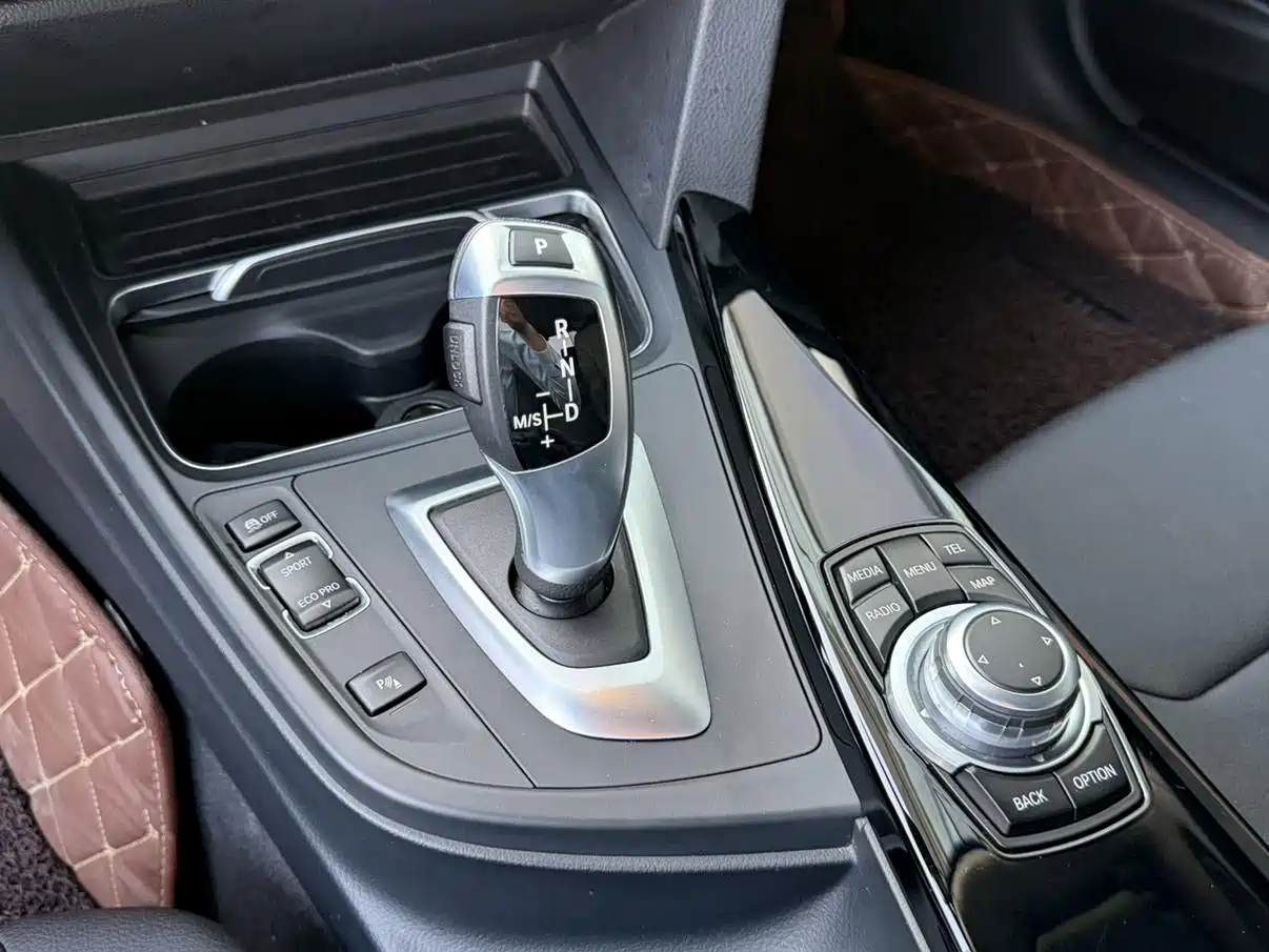 BMW 3 Series 2016 320Li Fashion Model фото 11