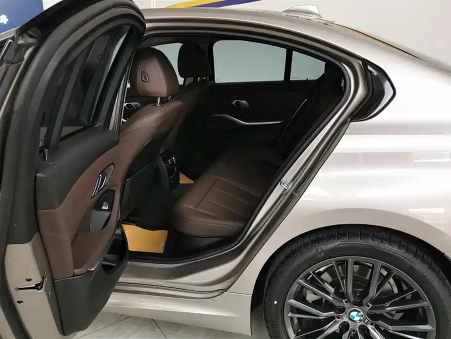 BMW 3 Series 2020 Facelift 325i M Sport Night Edition фото 11