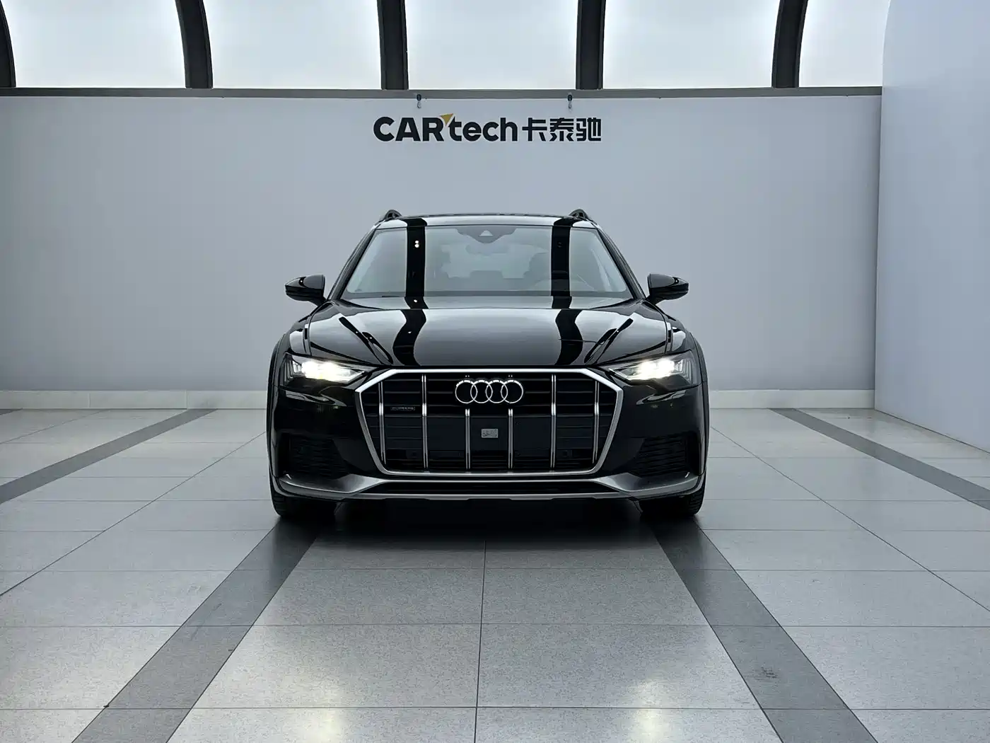 Audi A6 (Import) 2021 allroad quattro Explorer 55 TFSI Premium Off-road фото 4