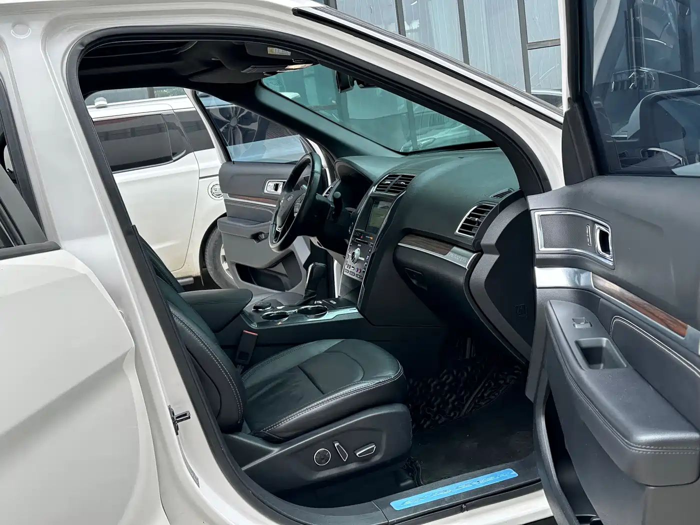 Ford Explorer (Import) 2018 2.3T Elite Edition фото 16