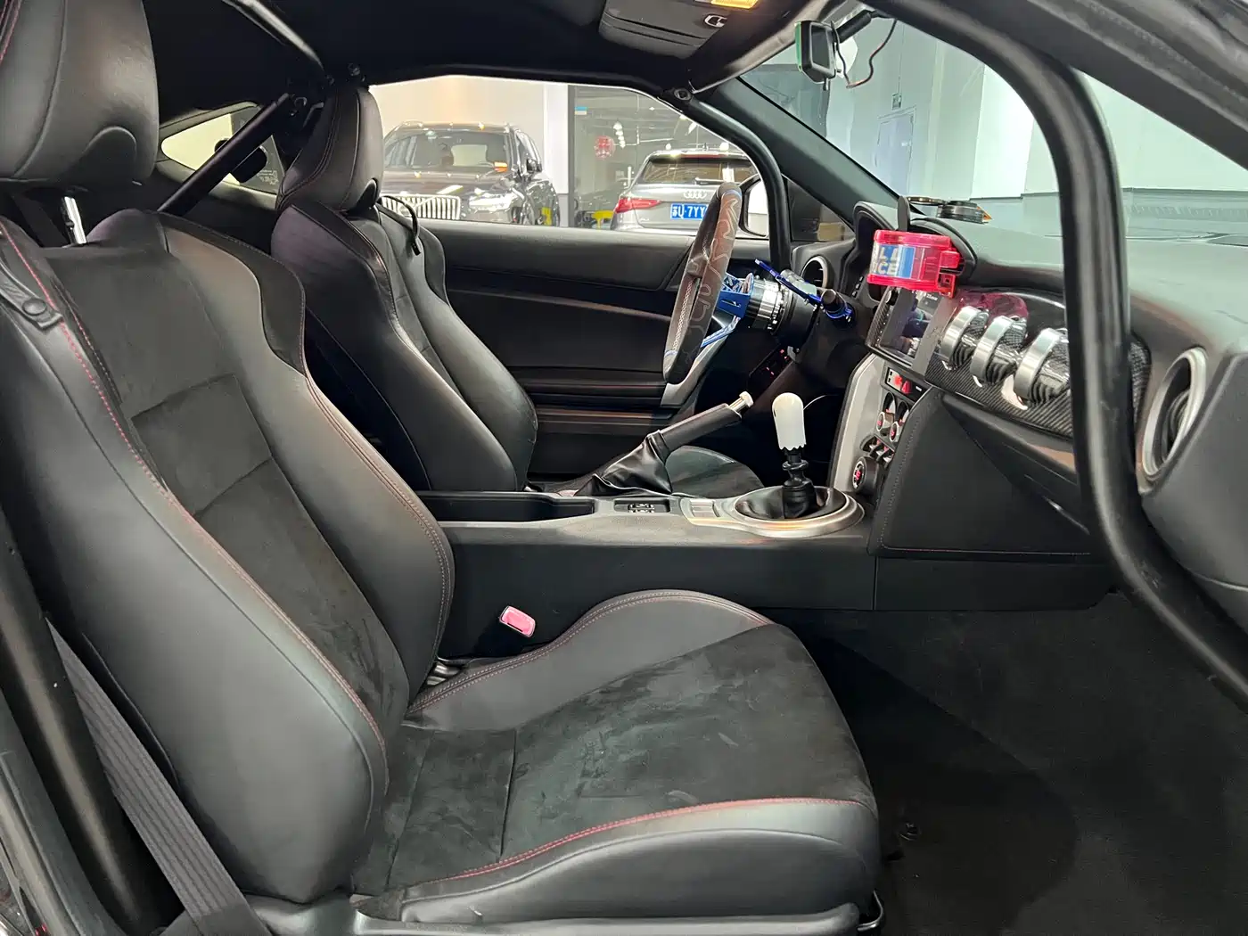 Subaru BRZ 2015 2.0i Manual фото 11