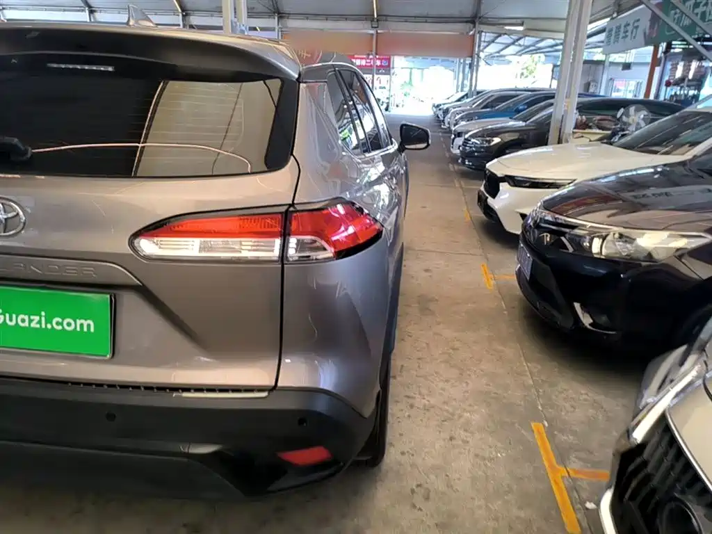 Toyota Frontlander 2023 2.0L CVT Elite Edition фото 8