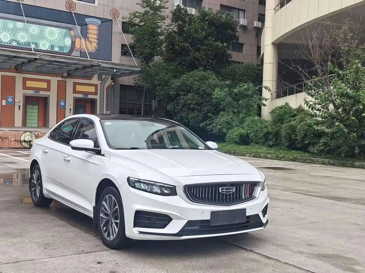 Фото 3 - Geely Preface