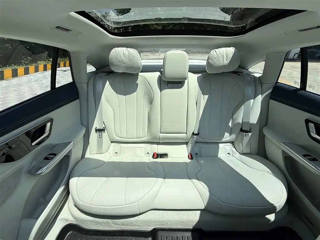 Mercedes-Benz EQE 2022 350 Pioneer Edition фото 12