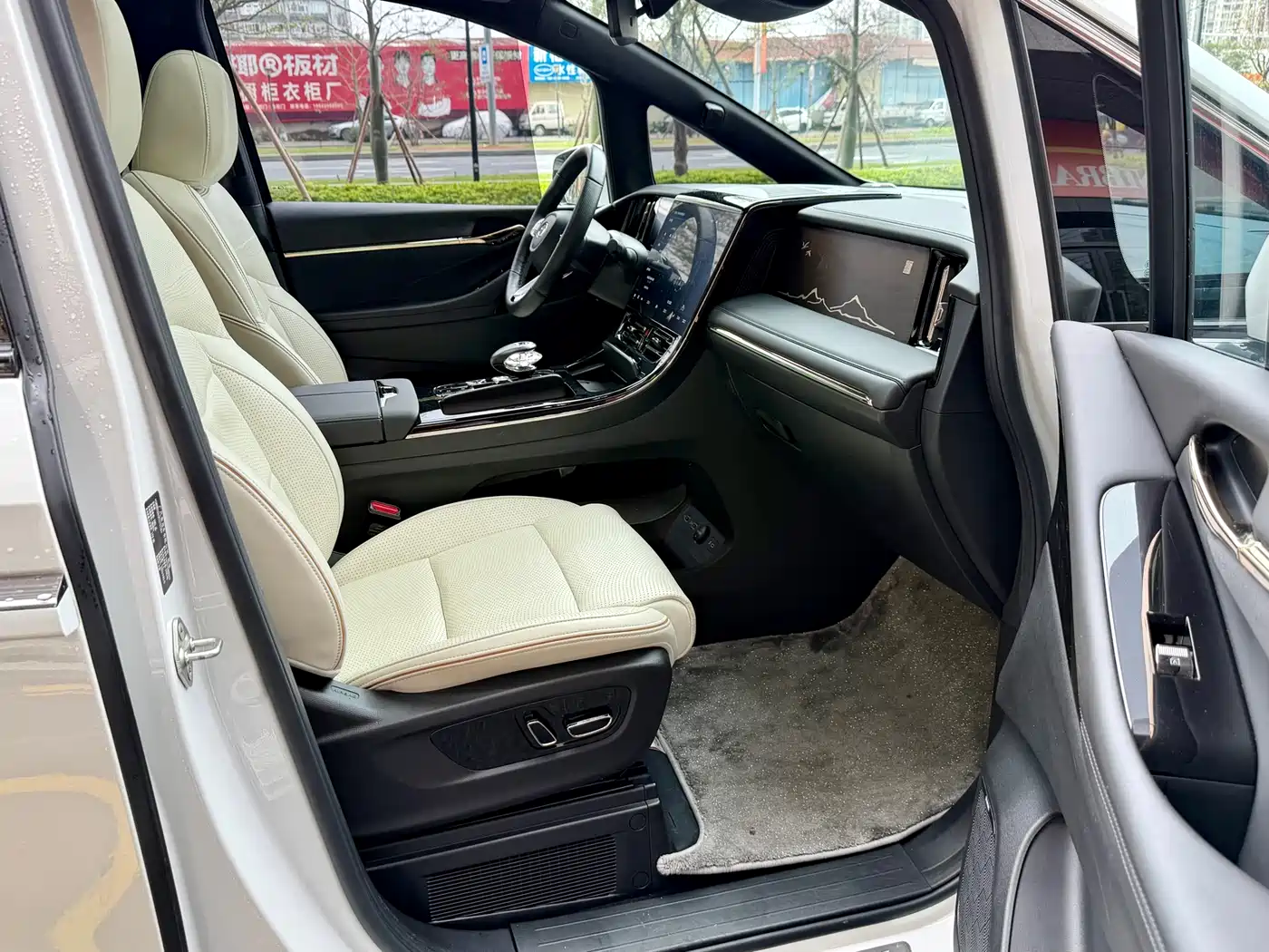 GAC Trumpchi Trumpchi M8 2023 Model Master Series 400T Flagship Edition фото 10