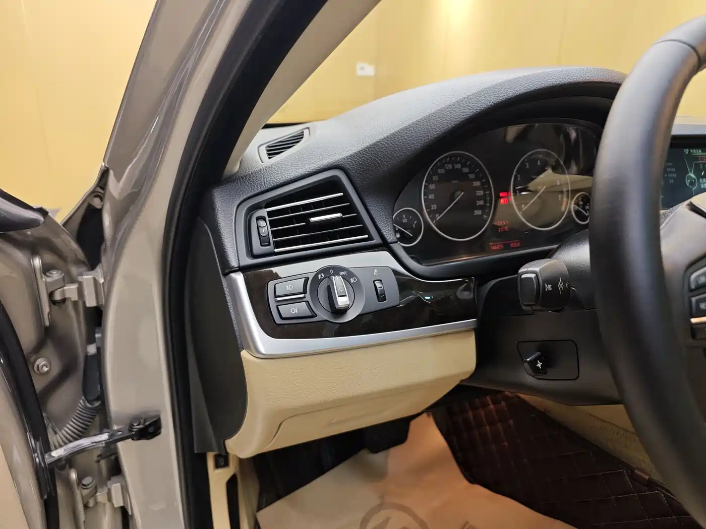 BMW 5 Series (Import) 2013 535i Leading Sport фото 13