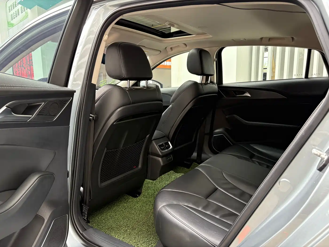 Hongqi H5 2022 Classic 1.5T DCT Flag Rhythm Edition фото 6