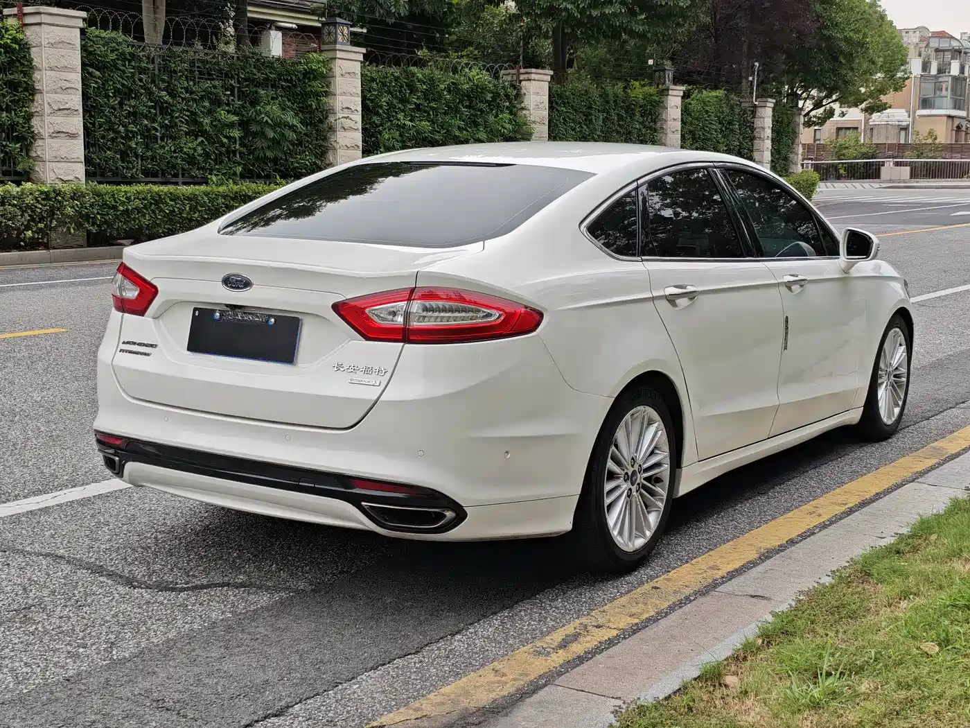 Фото 8 - Ford Mondeo