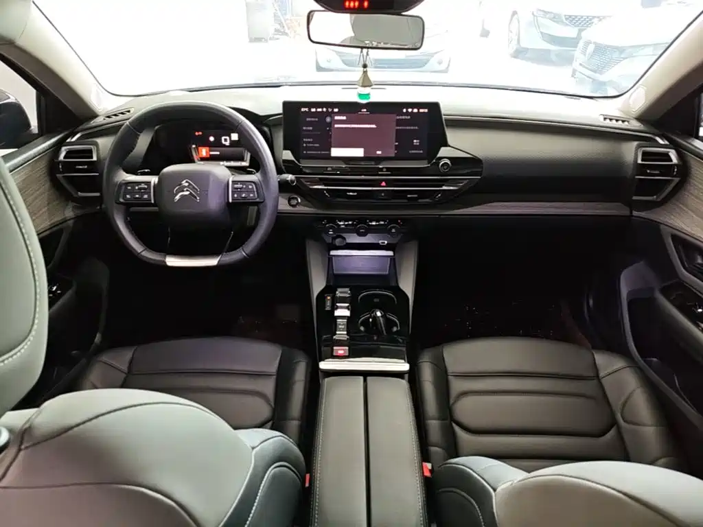 Citroën Versailles C5 X 2024 2021 1.6T Momentum Extraordinary
