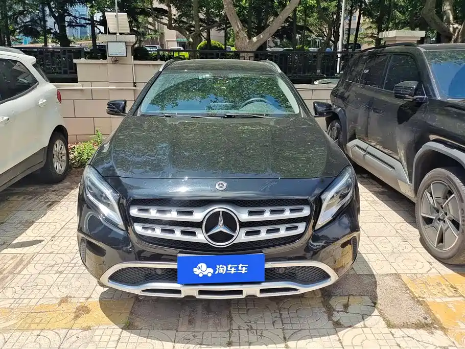 Mercedes-Benz GLA 2018 GLA 200 Fashion фото 2