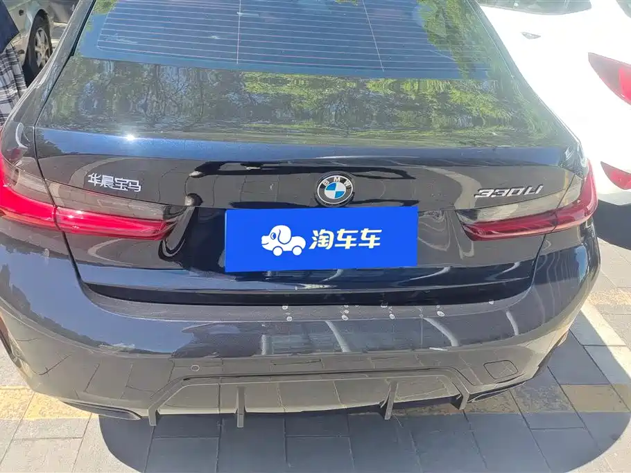 BMW 3 Series 2025 330Li Premium M Sport Night Edition фото 4