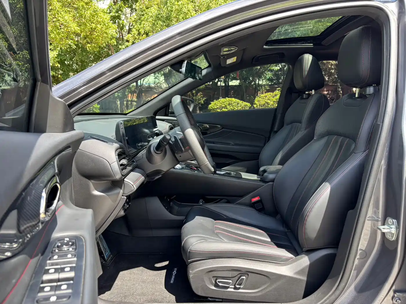 GAC Trumpchi Trumpchi Emkoo 2023 270T DCT J15 Edition фото 18
