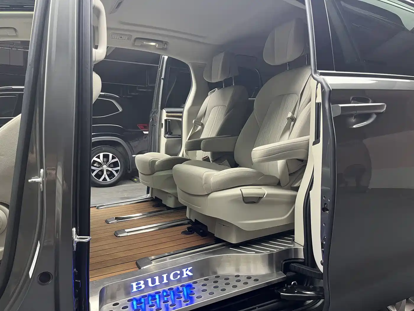 Buick GL8 2018 ES 28T Comfort Type China VI фото 23