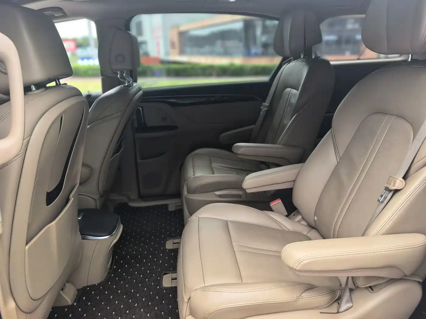 Buick GL8 2018 ES 28T Luxury Type China VI фото 4