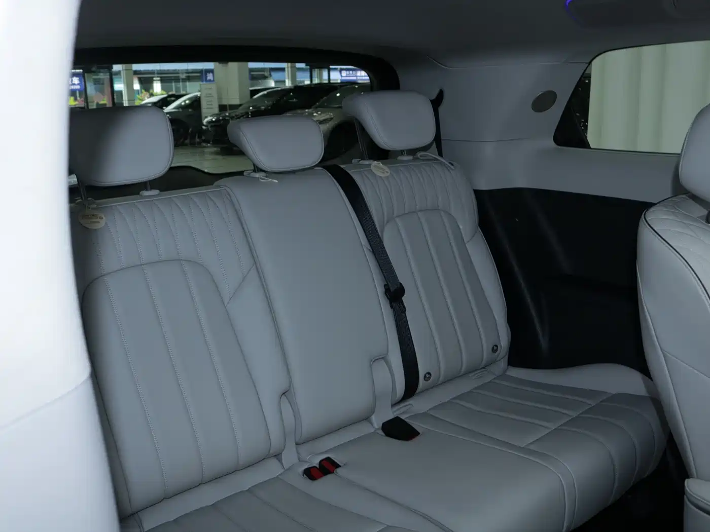 Voyah Auto Voyah Dreamer 2025 PHEV AWD Flagship Kunpeng Edition фото 21
