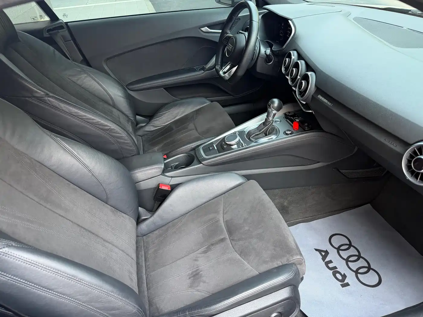 Audi TT 2015 TT Coupe 45 TFSI quattro фото 12