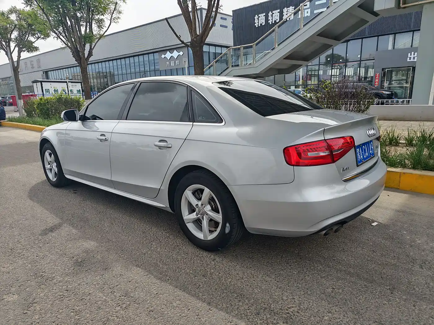 Audi A4L 2013 35 TFSI Automatic Comfort фото 6