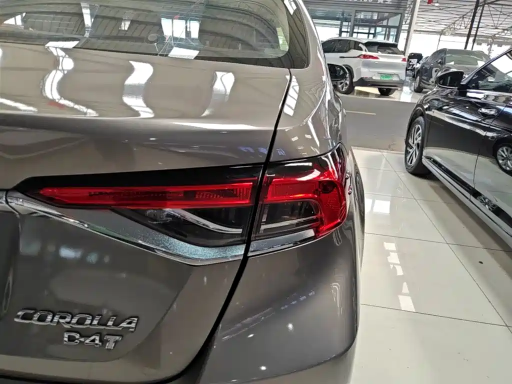 Toyota Corolla 2021 1.2T S-CVT Elite PLUS Edition фото 8