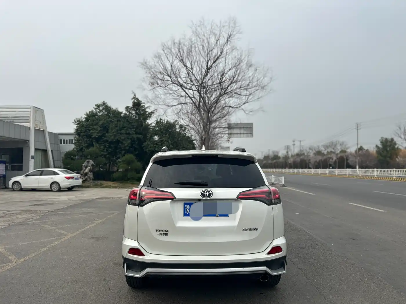 Toyota RAV4 Rongfang 2019 2.0L CVT 2WD Trend Edition China VI фото 4