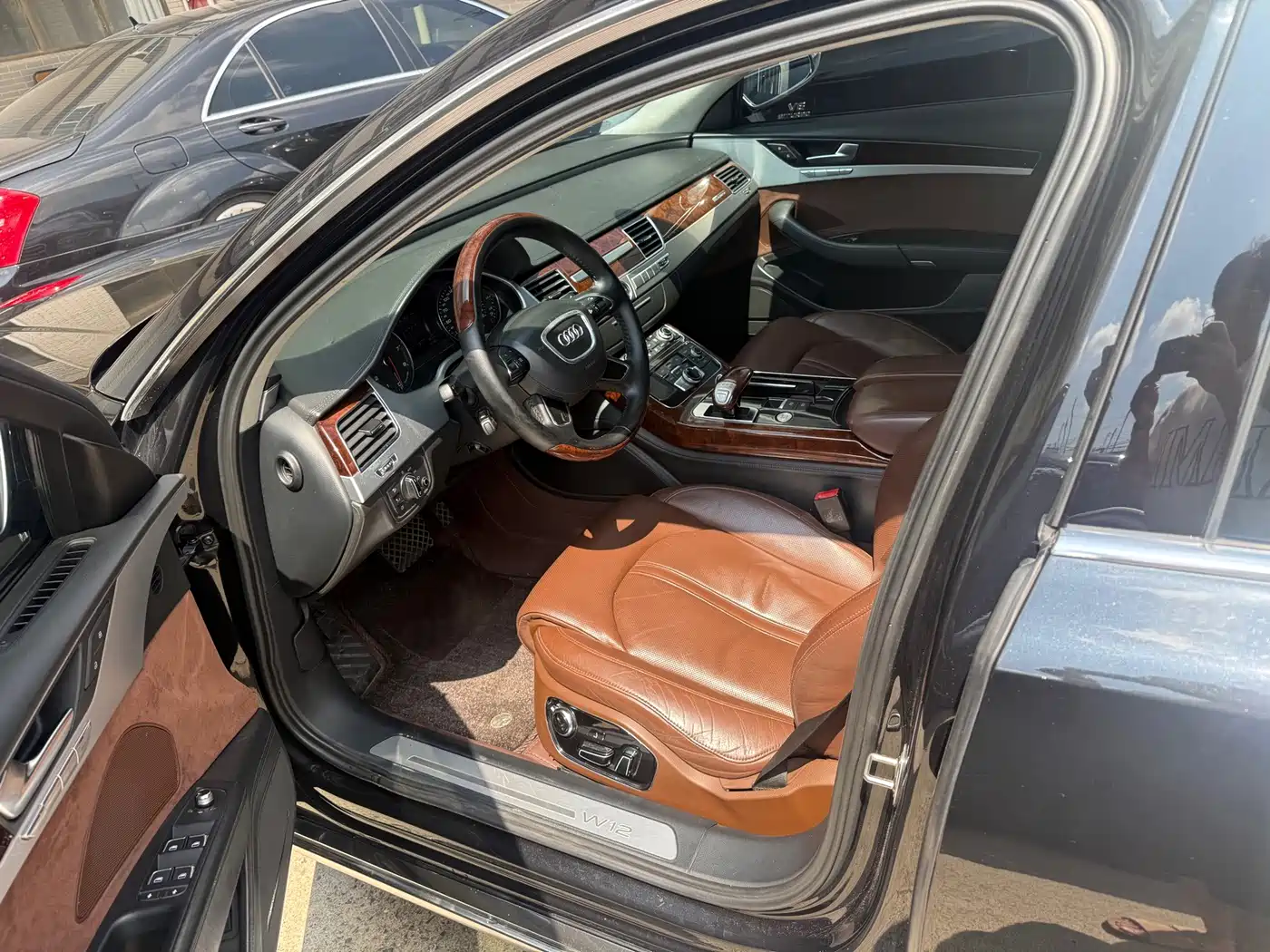 Audi A8 2011 2012 A8L 6.3 FSI W12 quattro