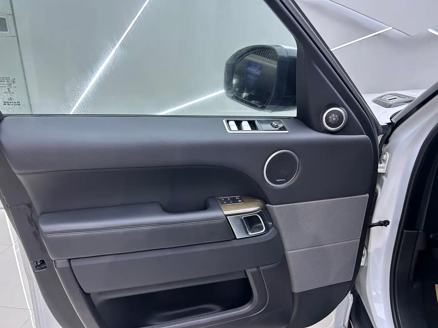 Land Rover Range Rover Sport PHEV 2018 Model P400e фото 7