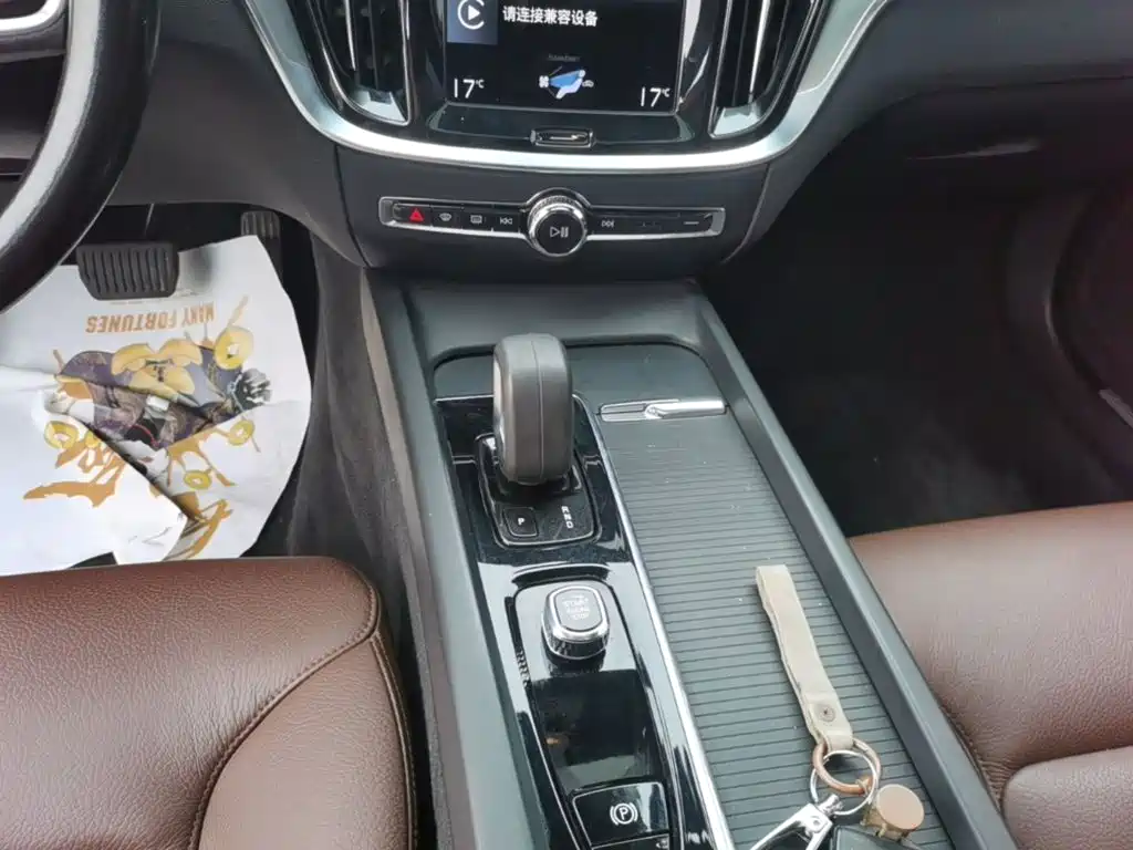 Фото 14 - Volvo S60