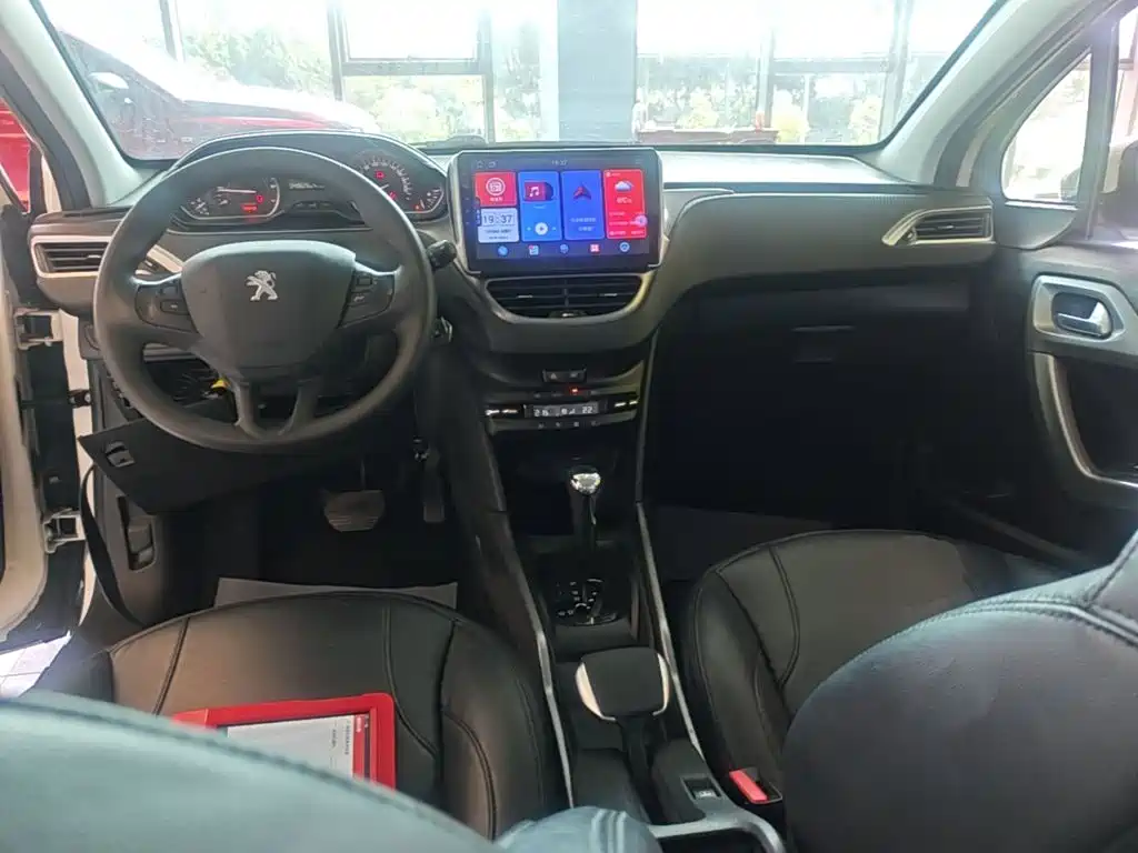 Peugeot 2008 2016 2014 1.6L Automatic Fashion Edition