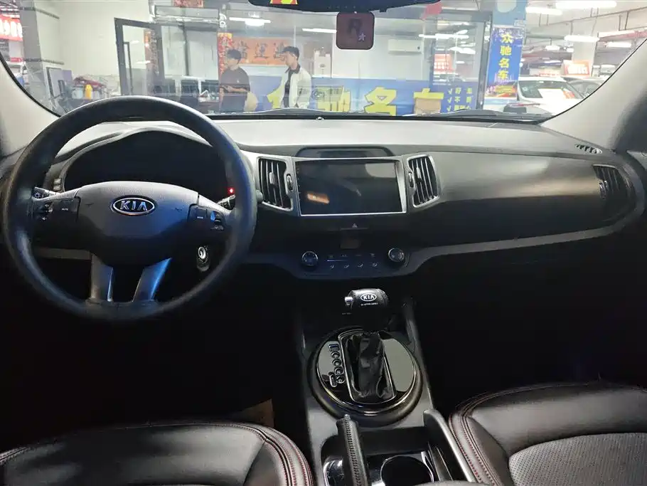 Kia Sportage 2012 2.0L Automatic 2WD GL фото 12