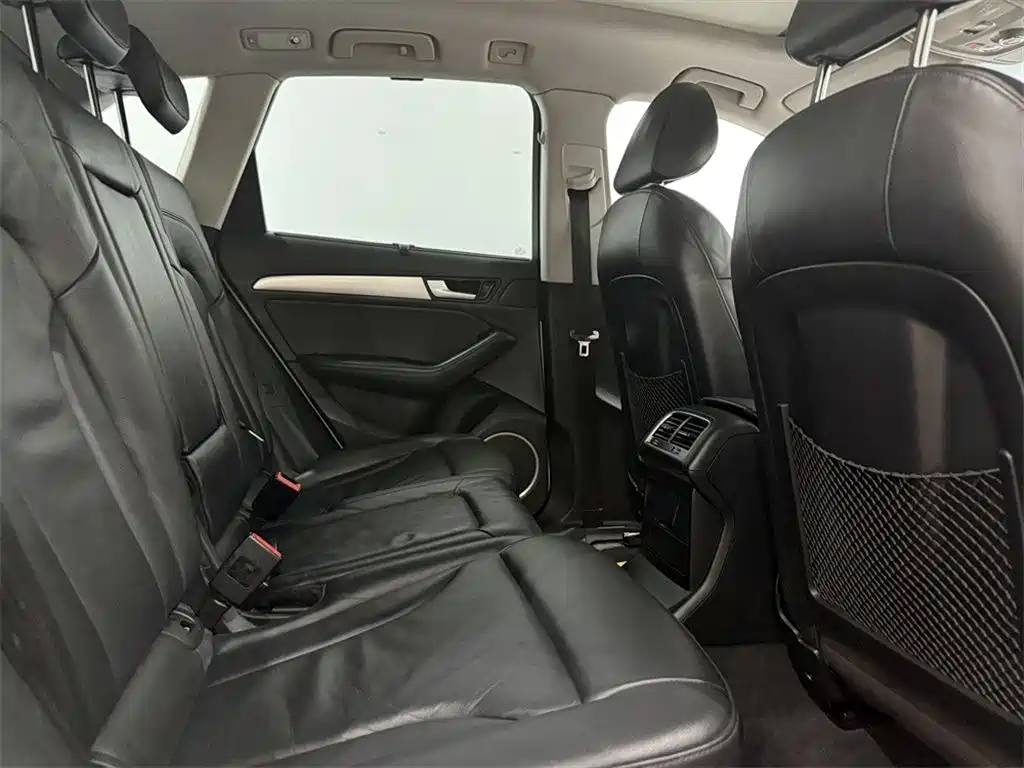 Photo 7 - Audi Q5 (Import)